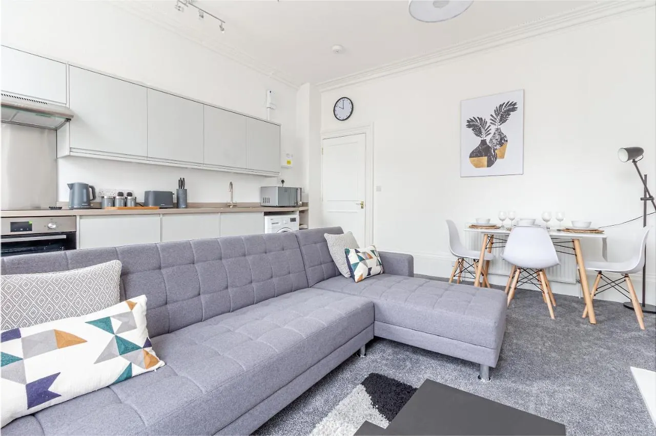 Host & Stay - Montpellier Villa Apartment Cheltenham United Kingdom