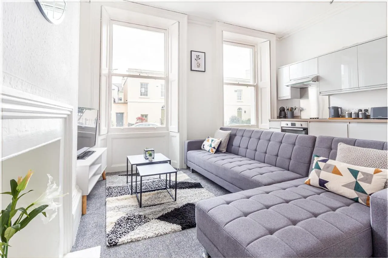 Host & Stay - Montpellier Villa Apartment Cheltenham