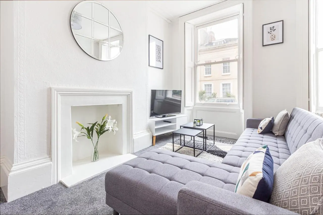 Host & Stay - Montpellier Villa Apartment Cheltenham 0*,