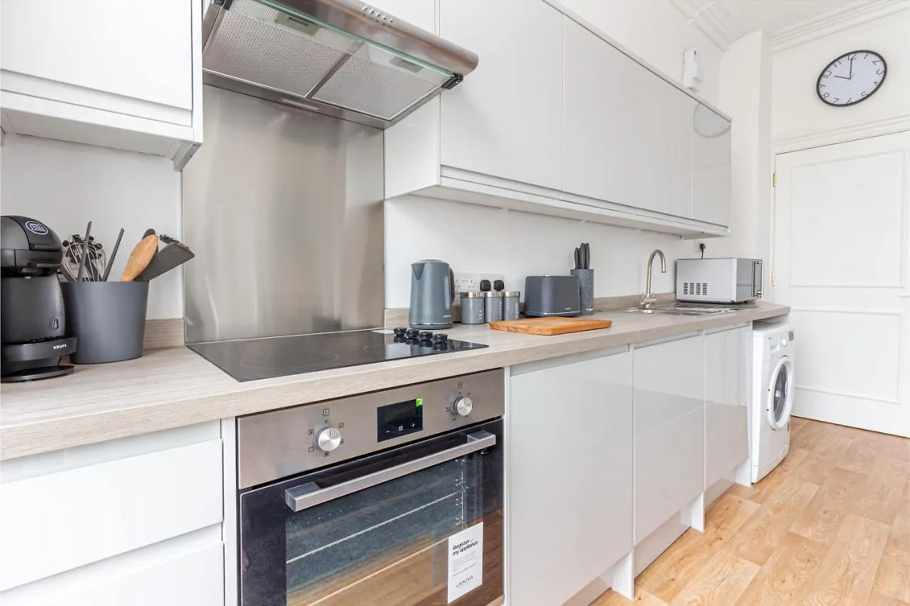 Host & Stay - Montpellier Villa Apartment Cheltenham