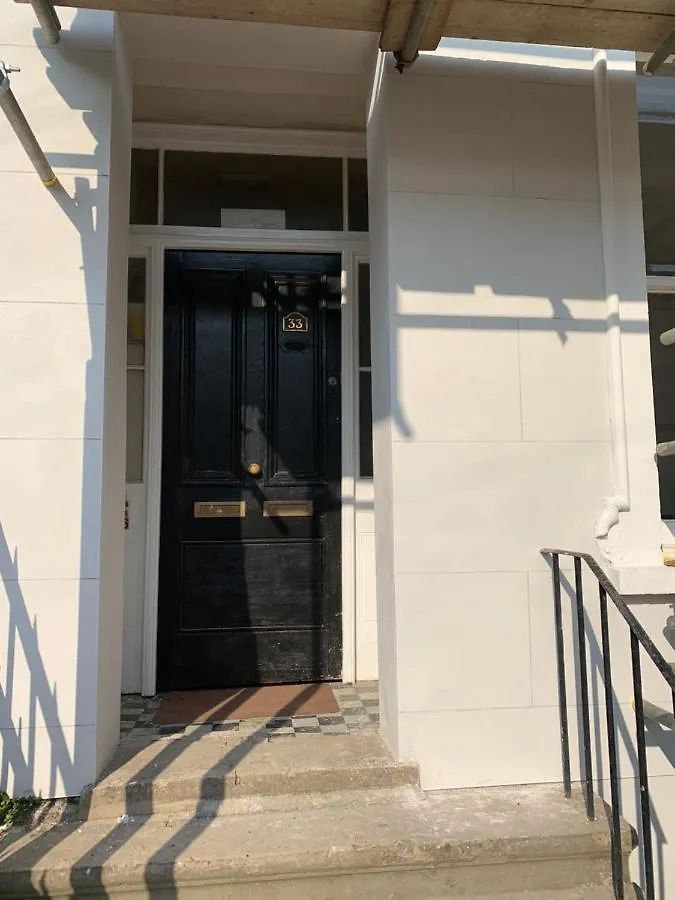 Host & Stay - Montpellier Villa Apartment Cheltenham